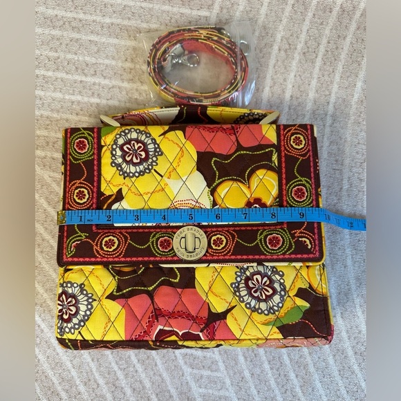 Vera Bradley, Julia Handbag - Handle & Crossbody Strap, Tropical Floral NWOT - Picture 3 of 6